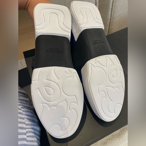 Versace Men’s Two Tones Leather Medusa High Top Sneakers - Picture 7 of 9